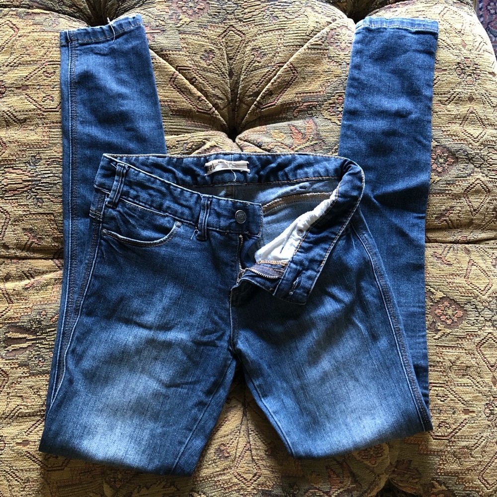 Free People Skinny Jeans Low-Rise Mid-Wash Size 26 *runs small*